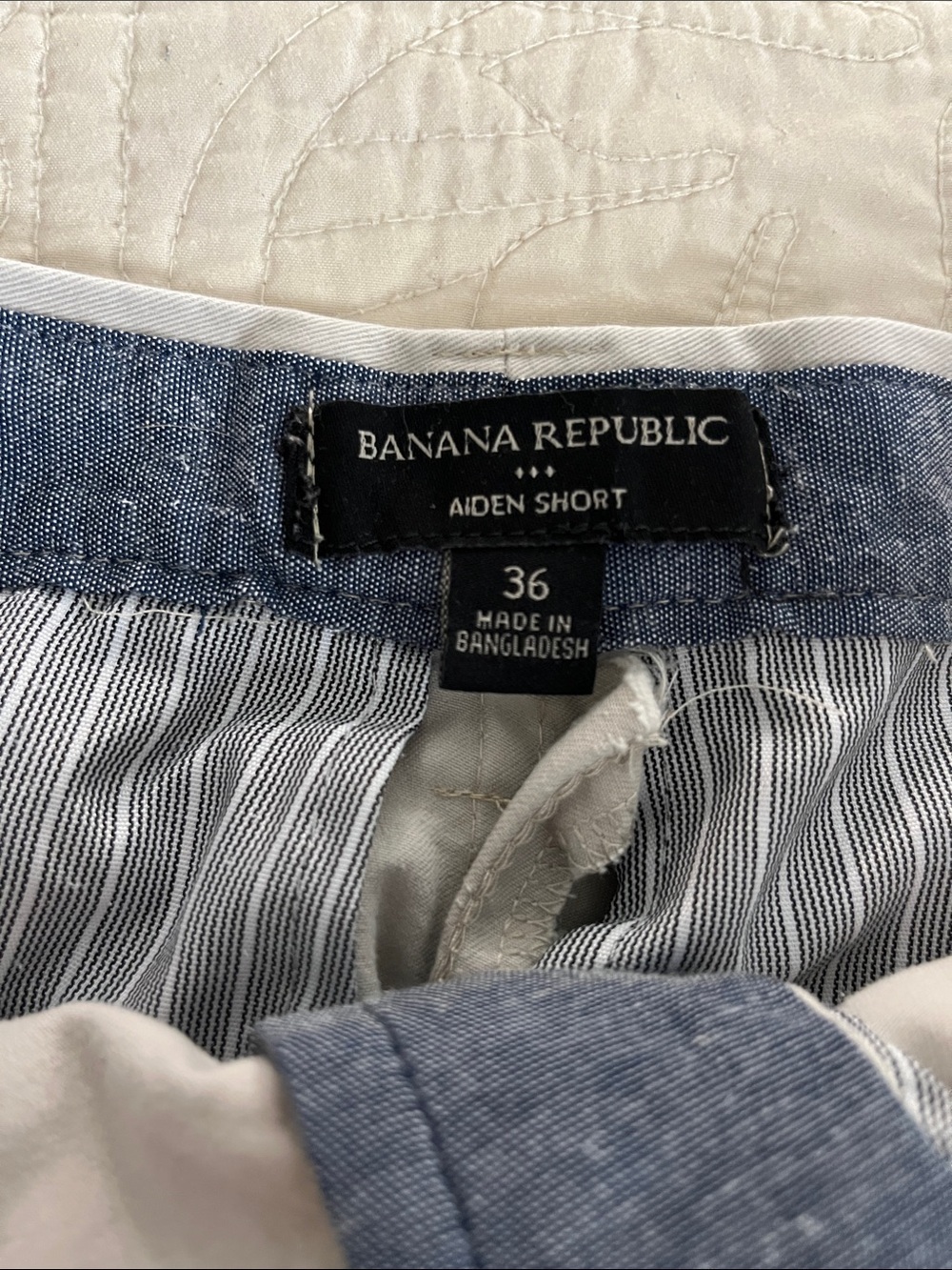 Banana Republic Aiden Slim Fit Khaki Chino Short 9” Size 36 - Picture 7 of 8